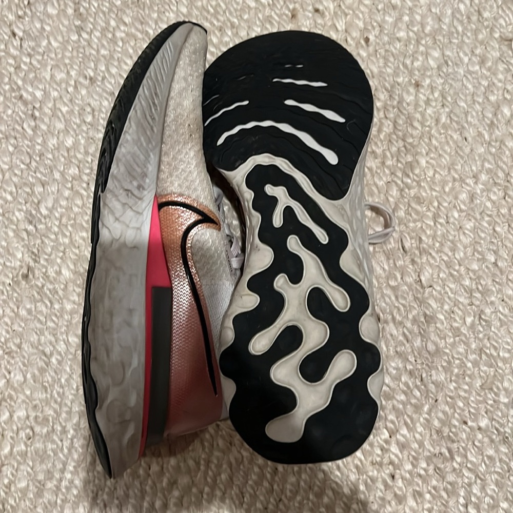Nike Flyknit I finity React Running Shoe - Picture 6 of 9